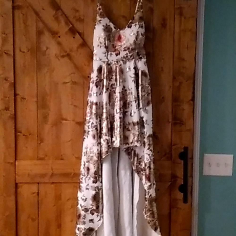 Winsdor,medium,floral pattern